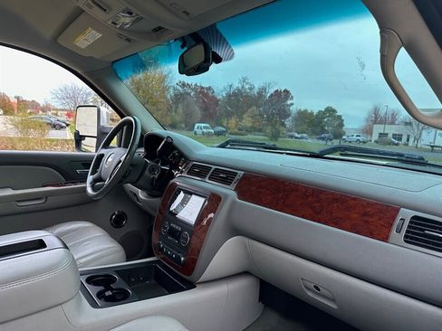 Used 2009 Chevrolet Silverado 3500 LTZ w/ Suspension Package, Off-Road image 15