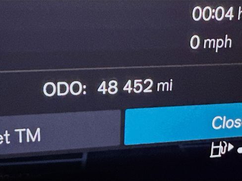 Used 2024 Volvo XC40 B5 Plus image 19