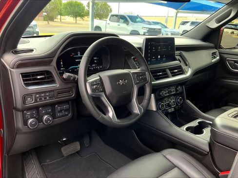 Certified 2024 Chevrolet Tahoe Z71 w/ Luxury Package AWD/4WD image 18