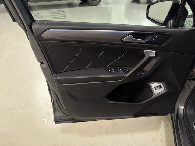 Certified 2024 Volkswagen Tiguan SE R-Line AWD/4WD image 18