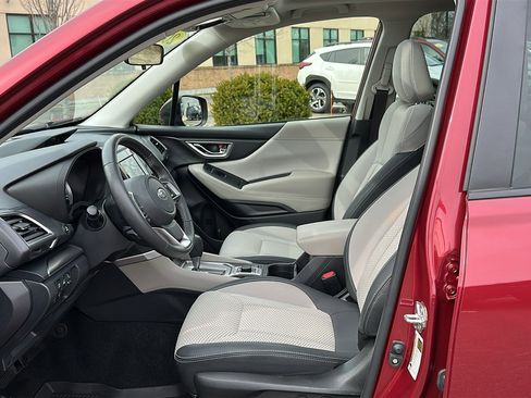 Used 2023 Subaru Forester Premium image 9