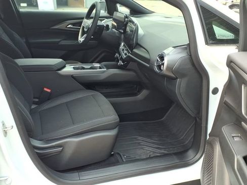 Used 2026 Chevrolet Equinox EV LT w/ LPO, All-Weather Mat Package FWD image 14