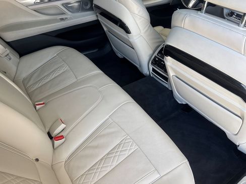 Certified 2022 BMW 750i xDrive w/ Executive Package AWD/4WD image 30