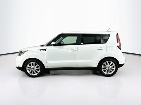 Used 2018 Kia Soul + FWD image 4
