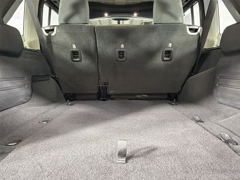 Used 2025 Jeep Wrangler Sahara image 25