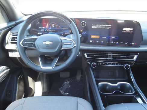 New 2026 Chevrolet Traverse LT w/ Enhanced Driving Package image 13