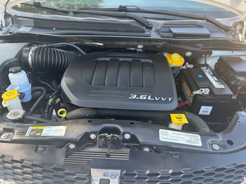 Used 2018 Dodge Grand Caravan SE w/ UConnect Hands-Free Group FWD image 28