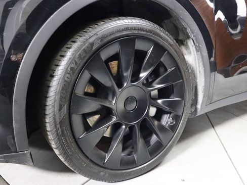 Used 2023 Tesla Model Y Long Range image 4