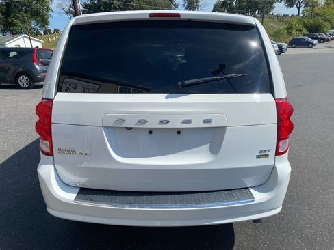 Used 2018 Dodge Grand Caravan SXT image 4