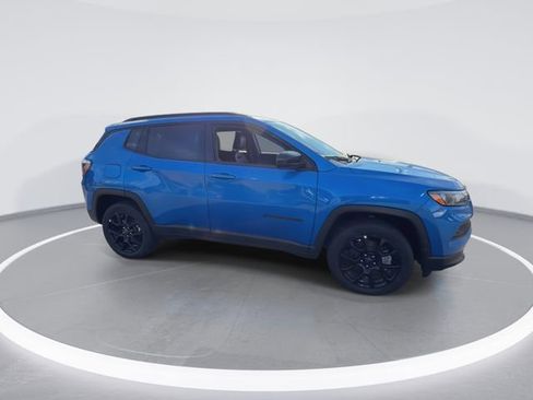 New 2026 Jeep Compass Latitude image 9
