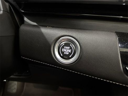 Used 2021 Cadillac Escalade Premium Luxury image 19