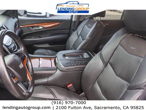 Used 2016 Cadillac Escalade ESV 4WD image 16