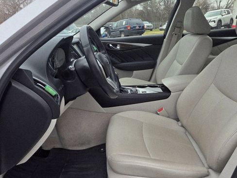 Used 2018 INFINITI Q50 Luxe w/ Essential Package (3.0T Luxe) image 12