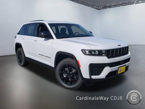 New 2026 Jeep Grand Cherokee Altitude AWD/4WD image 1