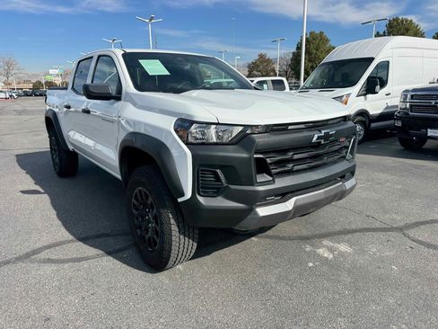 Used 2025 Chevrolet Colorado Trail Boss image 11
