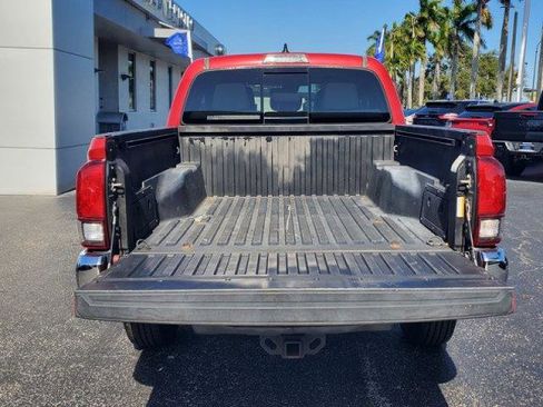 Used 2018 Toyota Tacoma SR5 image 8
