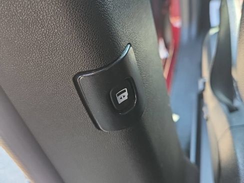 Used 2018 Dodge Grand Caravan GT FWD image 18