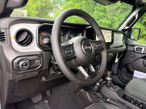 New 2026 Jeep Gladiator Sport AWD/4WD image 7