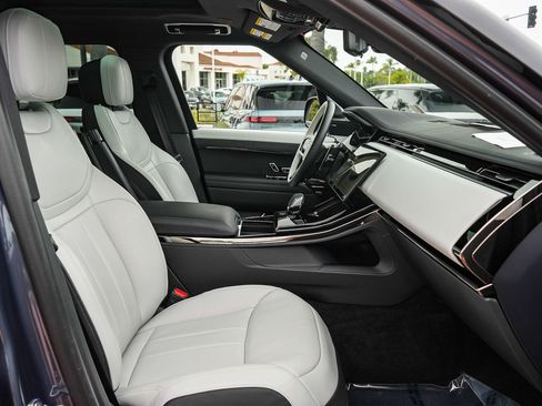 Certified 2025 Land Rover Range Rover Sport Dynamic SE AWD/4WD image 18