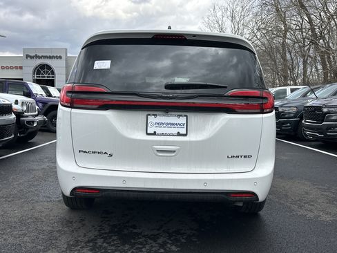 New 2026 Chrysler Pacifica Limited w/ S Appearance Package FWD image 16