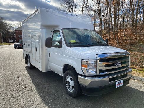 New 2026 Ford E-350 and Econoline 350 Super Duty w/ Power Equipment Group image 3