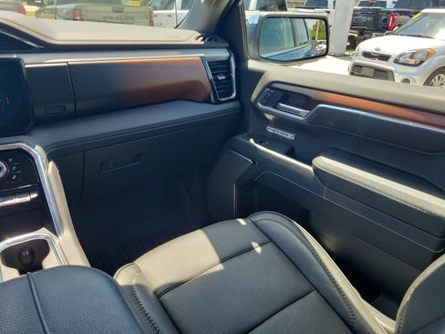 Used 2025 GMC Sierra 1500 Denali AWD/4WD image 17