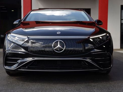 Used 2023 Mercedes-Benz EQS 450+ Sedan image 3