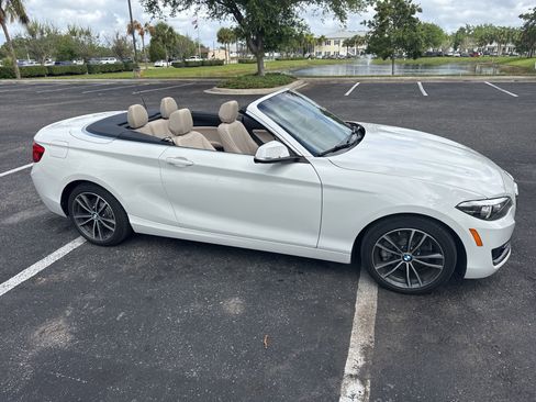 Used 2018 BMW 230i xDrive Convertible image 2