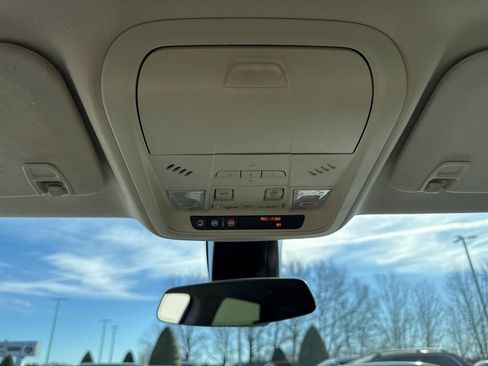 Used 2019 Cadillac XT5 Luxury image 29