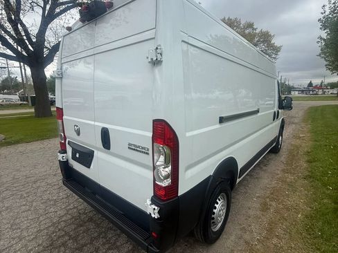 Used 2026 RAM ProMaster 2500 w/ Convenience Group FWD image 4
