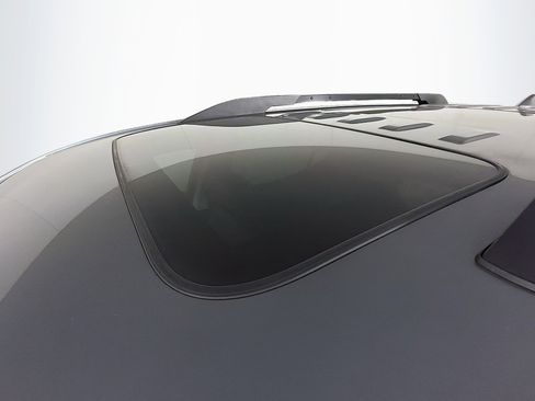 Used 2021 GMC Acadia AT4 w/ Technology Package image 15