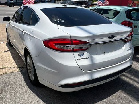 Used 2018 Ford Fusion SE w/ Equipment Group 602A FWD image 4