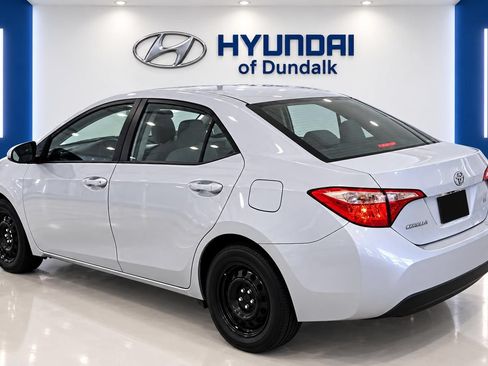 Used 2017 Toyota Corolla LE w/ Carpet Mat Package (TMS) FWD image 2