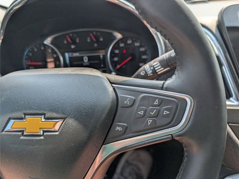 Used 2017 Chevrolet Malibu LT FWD image 23