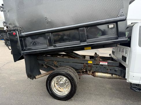 Used 2021 Ford F550 6.7L POWERSTROKE DIESEL 9' DUM w/ Power Equipment Group image 15