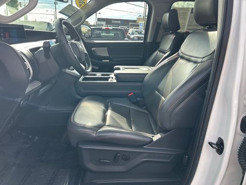 Certified 2025 Ford Expedition Active AWD/4WD image 7