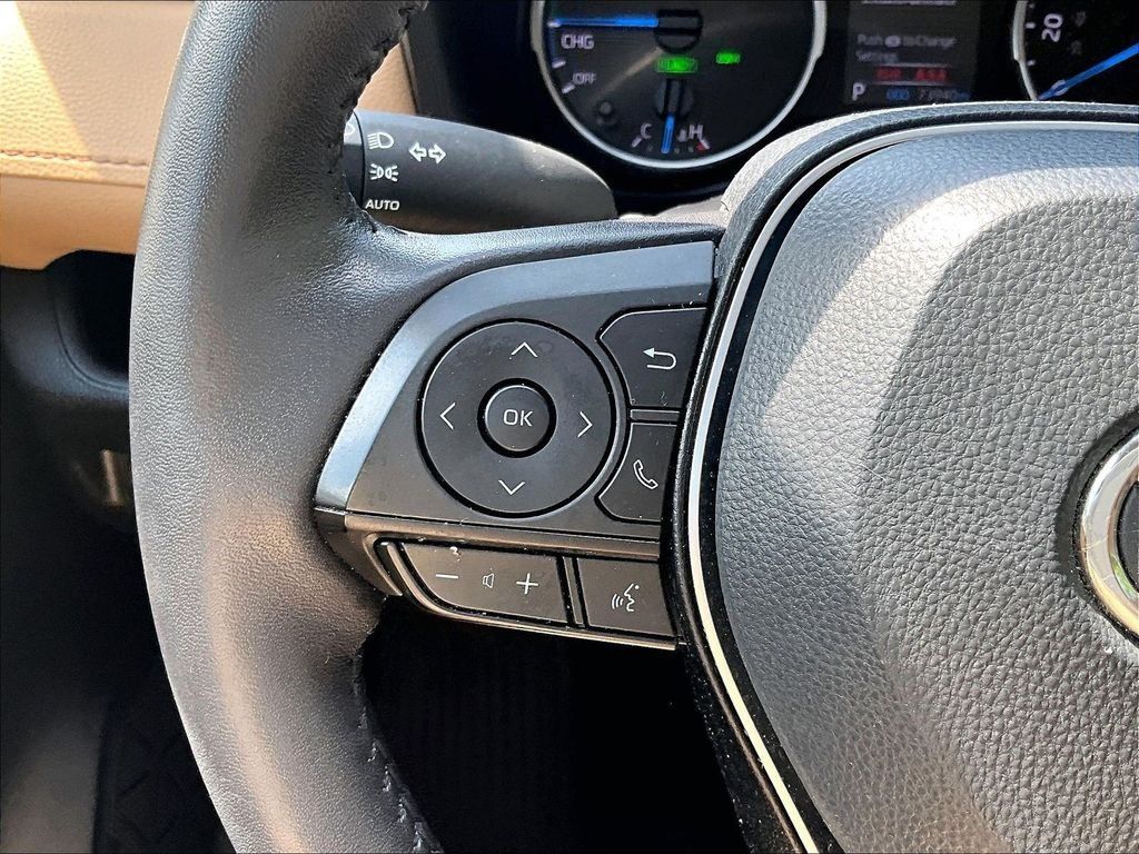 Used 2022 Toyota RAV4 XLE w/ XLE Grade Weather Package AWD/4WD image 23