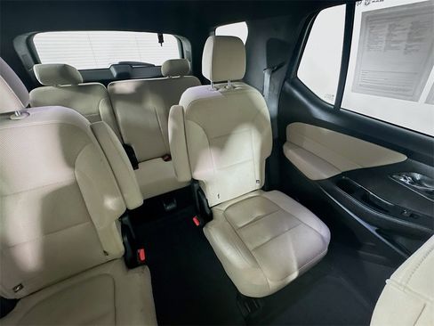 Used 2022 Chevrolet Traverse LT w/ LPO, Floor Liner Package image 14