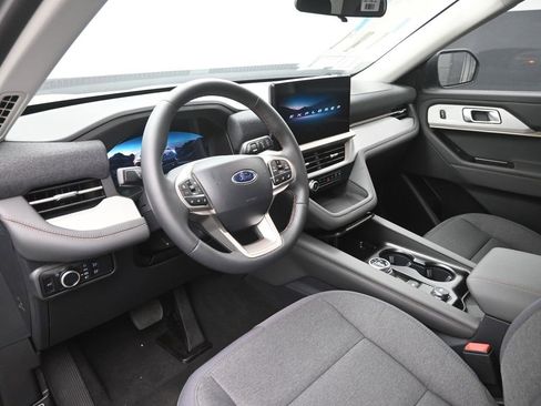 New 2025 Ford Explorer Active image 19