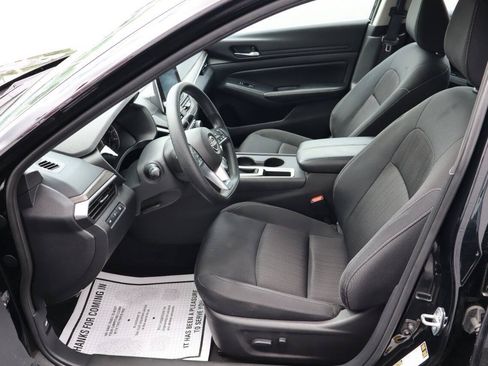 Used 2025 Nissan Altima 2.5 SV FWD image 5