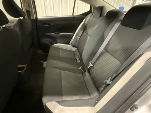 Used 2021 Nissan Versa SV image 11