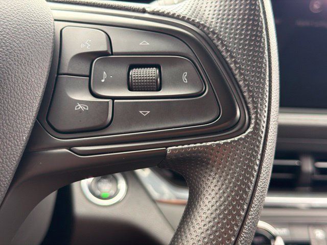 Used 2024 Buick Envista Preferred w/ Convenience II Package FWD image 25