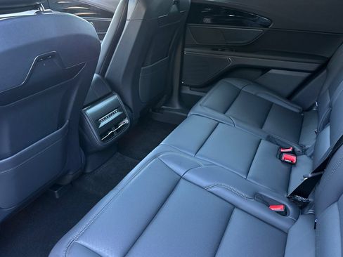 New 2026 Lincoln Nautilus Premier AWD/4WD image 11