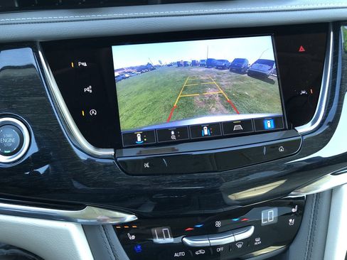 Used 2023 Cadillac XT6 Premium Luxury w/ Technology Package image 22