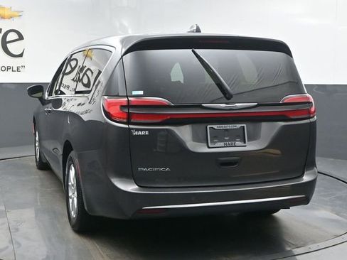 Used 2023 Chrysler Pacifica Touring-L FWD image 35