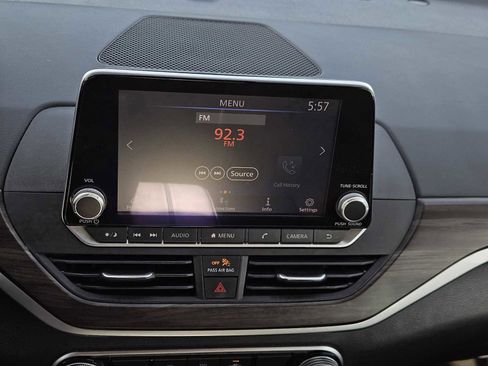 Used 2023 Nissan Altima 2.5 SV image 17