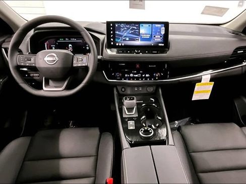 New 2025 Nissan Rogue SL w/ Tech Package AWD/4WD image 5