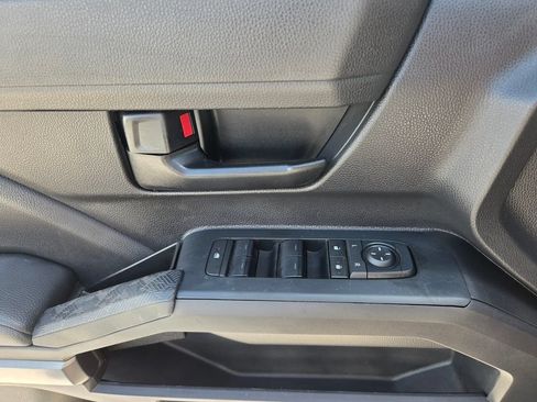 Used 2025 Toyota Tacoma SR5 AWD/4WD image 23