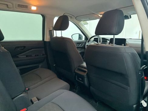 Used 2024 Nissan Pathfinder S FWD image 26
