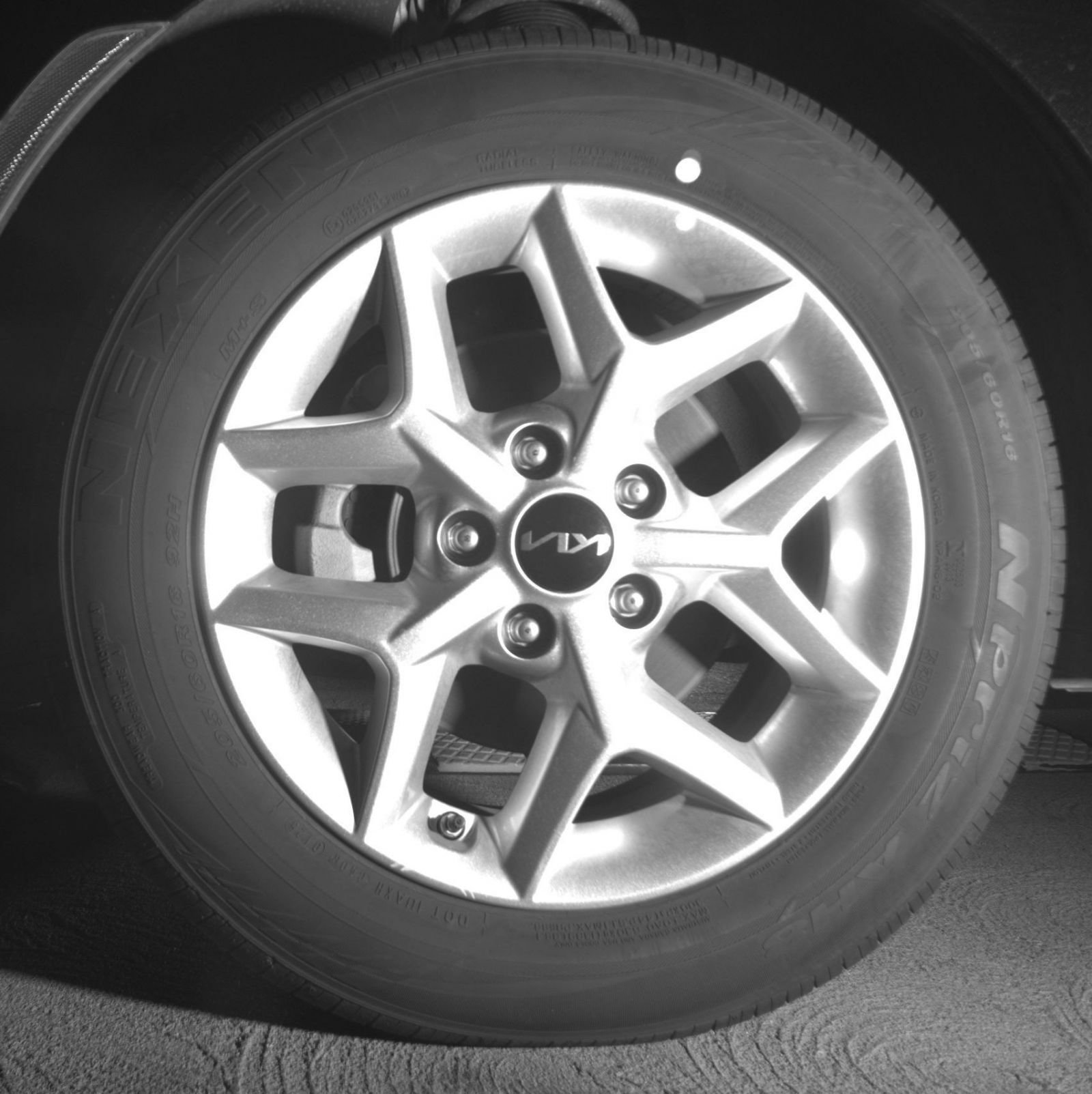 Used 2025 Kia Soul LX w/ LX Technology Package FWD image 14